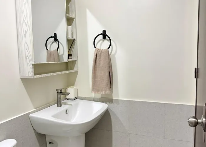 Modern Near It Park With Pool & Fast Wifi - The Median Cebu
