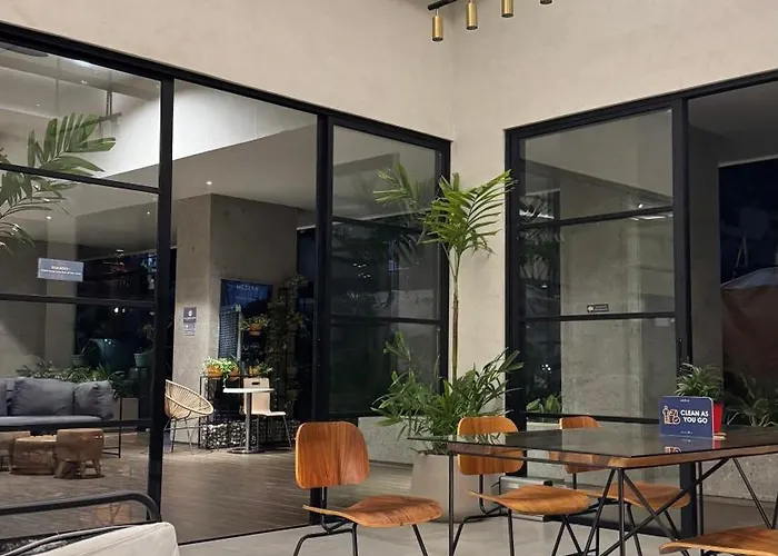 Modern Near It Park With Pool & Fast Wifi - The Median Apartment