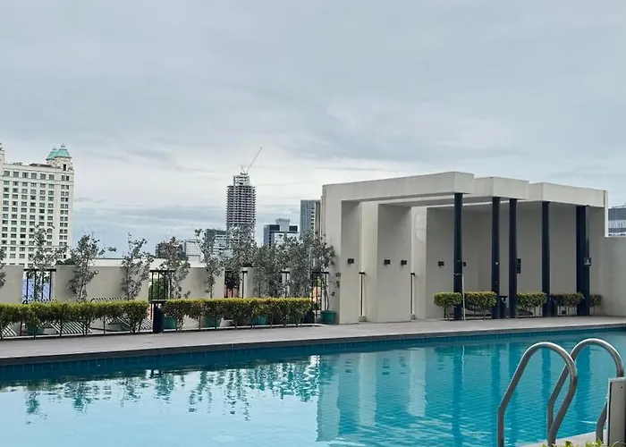 Modern Near It Park With Pool & Fast Wifi - The Median *