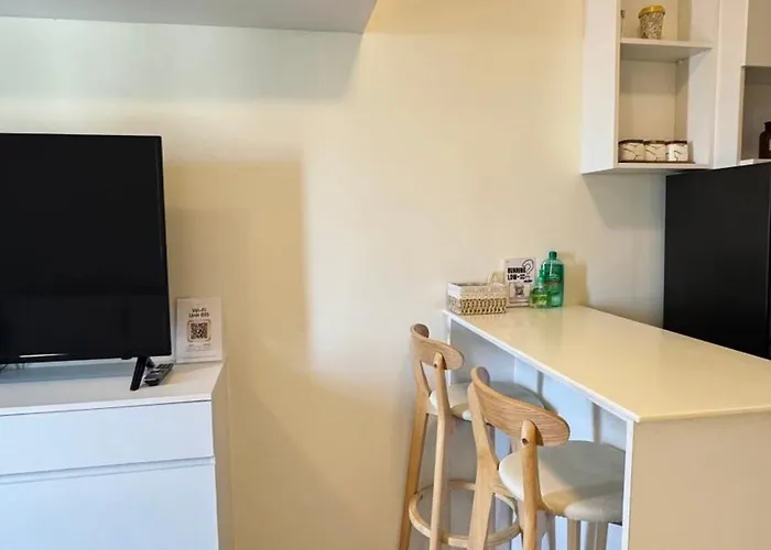 Modern Near It Park With Pool & Fast Wifi - The Median Apartment
