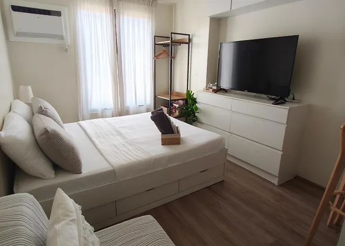 Modern Near It Park With Pool & Fast Wifi - The Median Apartment *